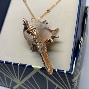 New in box Stauer Oceanus Amphitrite Shell Necklace gold plated stainles…